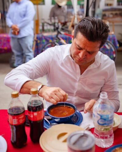 No importa si hace frío o calor, yo siempre quiero un rico pozole. 🤤 ¿Quién mas como yo? 🫢🫣